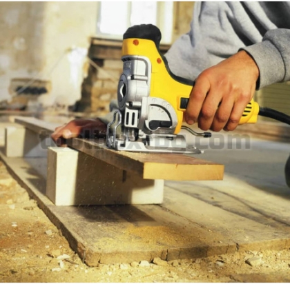 Прободен Трион Dewalt DW333K 701 W