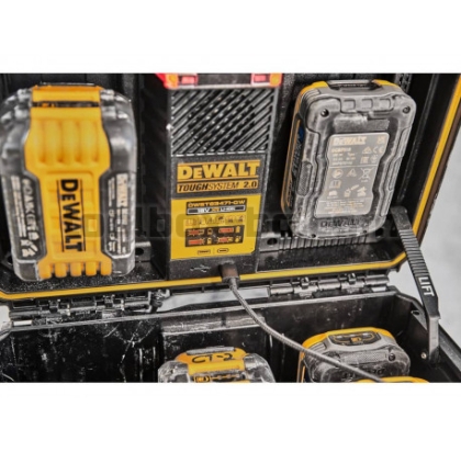 Зарядна Станция - Куфар Dewalt DWST83471