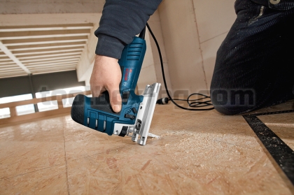 Прободен трион Bosch GST 150 CE Professional в куфар